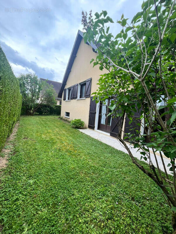 Maison à AY