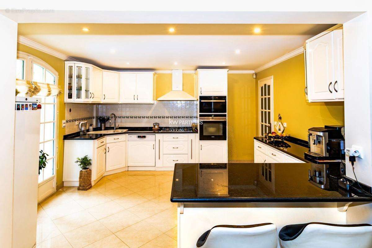 Maison à MORAINVILLIERS