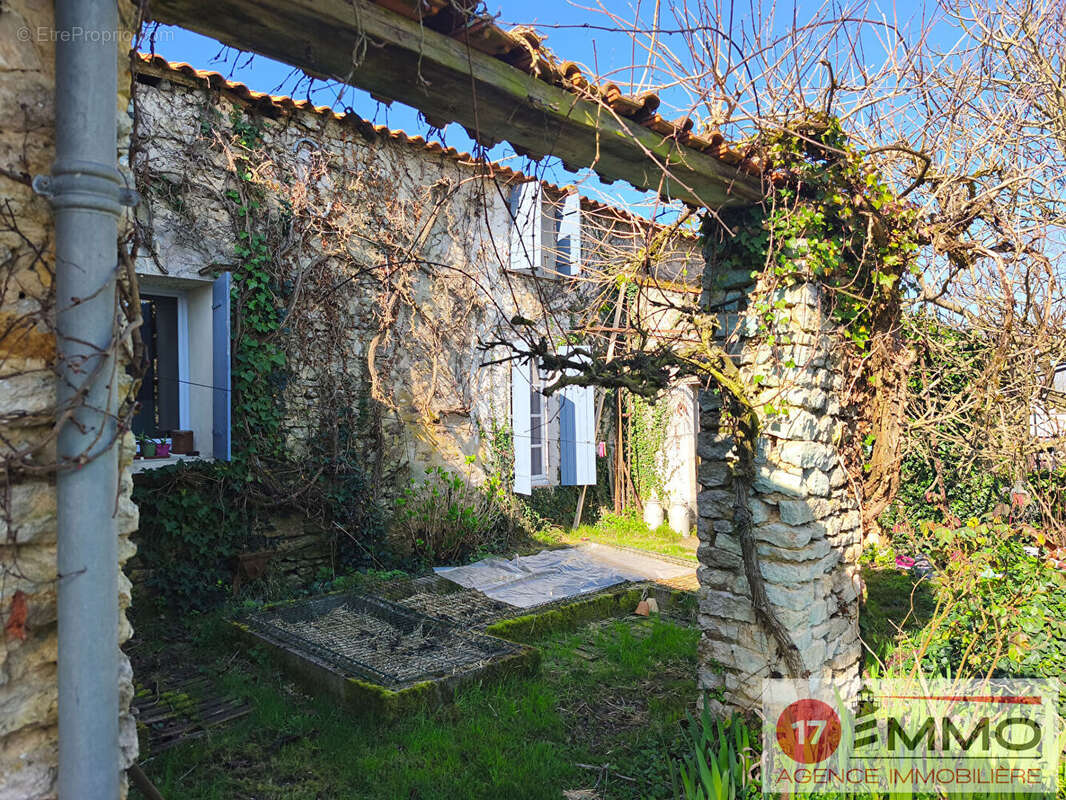 Maison à BREUIL-MAGNE