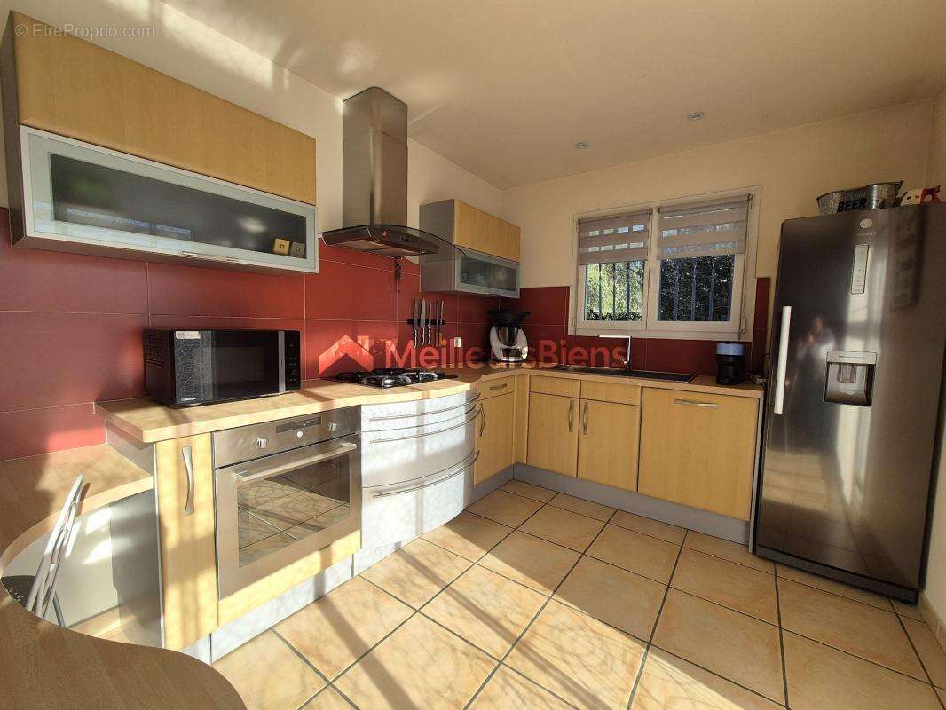 Maison à PEZILLA-LA-RIVIERE