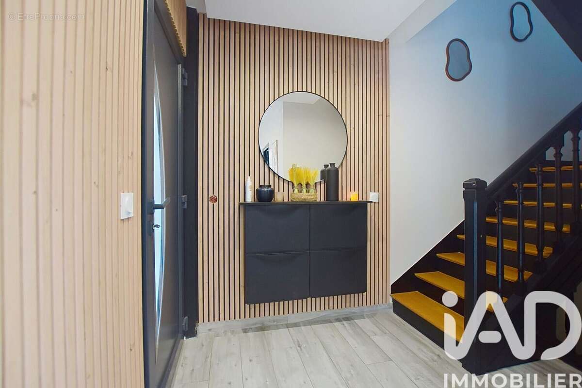 Photo 2 - Maison à CRECY-LA-CHAPELLE