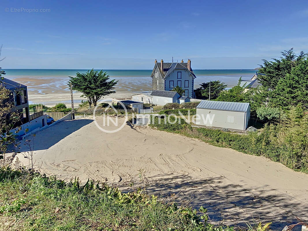 Terrain à SAINT-PAIR-SUR-MER