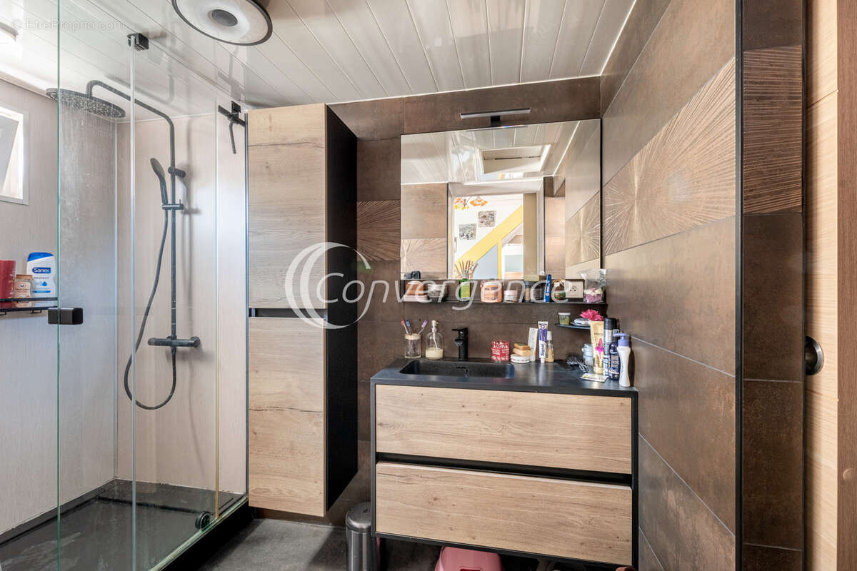 Maison de bourg 83 m2  - Proche de toutes commodités - photo 5
