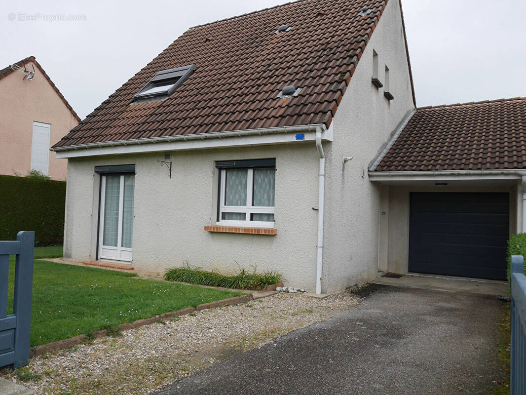 Maison à PAVILLY
