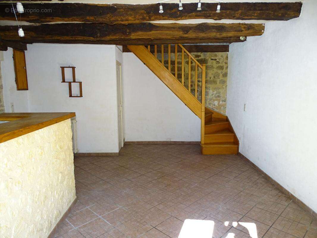 Maison à LE LARDIN-SAINT-LAZARE