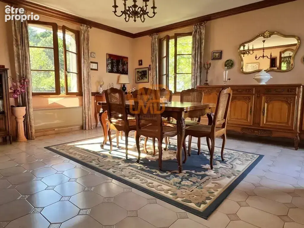 Spacieuse maison familiale de 6 pièces avec piscine et terrain a - photo 8