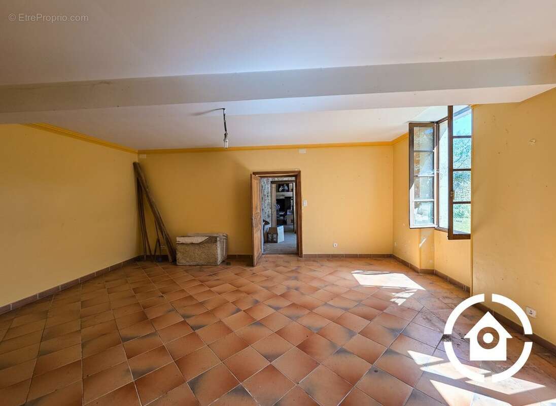 Maison à MOULIDARS