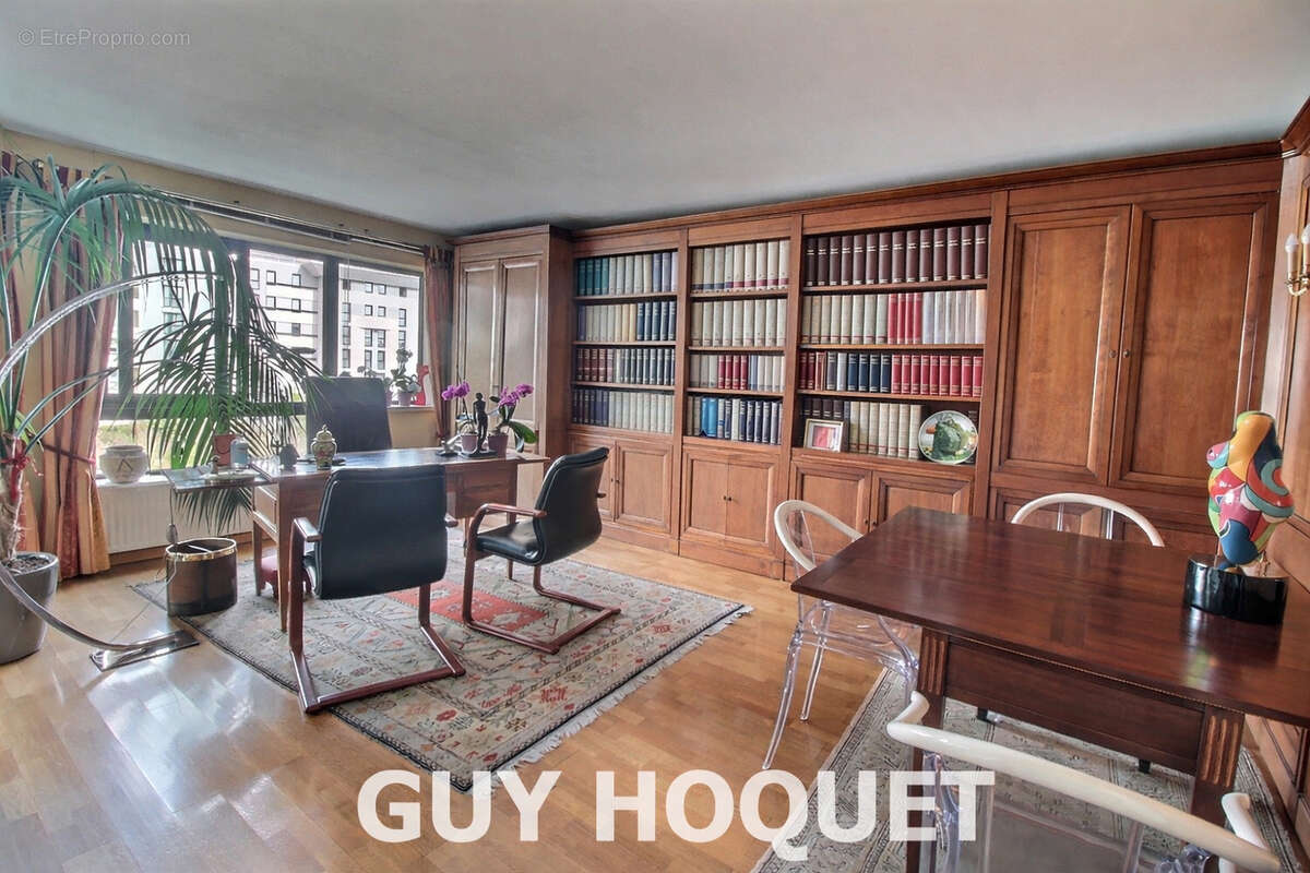 Appartement à SURESNES