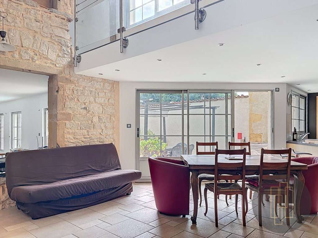 Maison à VILLEFRANCHE-SUR-SAONE