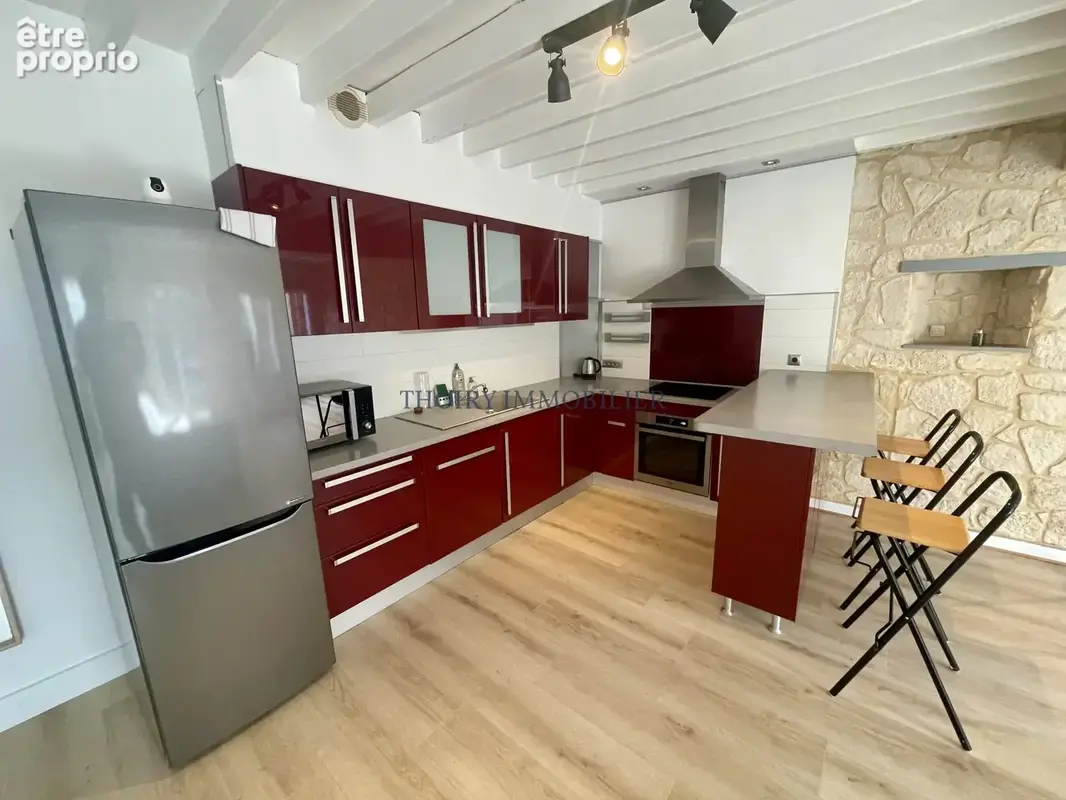 Maison de type 4 pièces avec jardin et parking. - photo 2