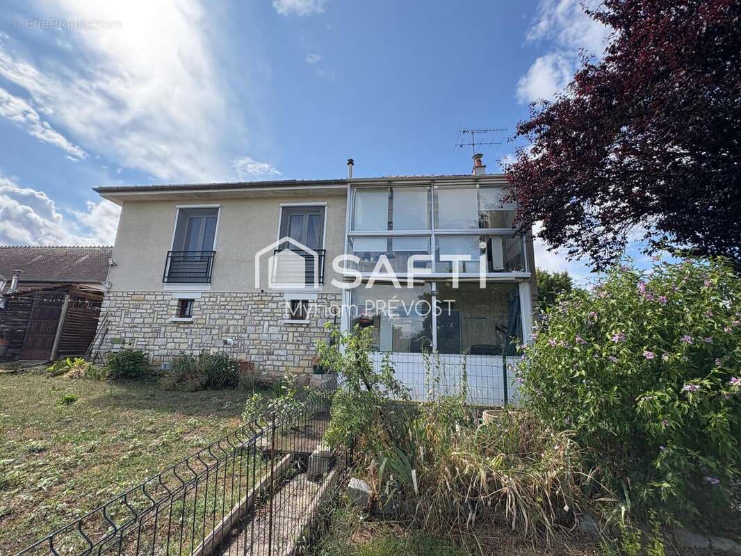 Maison 109 m² à Saint-Hilaire-En-Lignieres  - photo 4