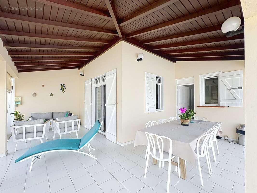 Maison 74 m² à Saint-Francois  - photo 4