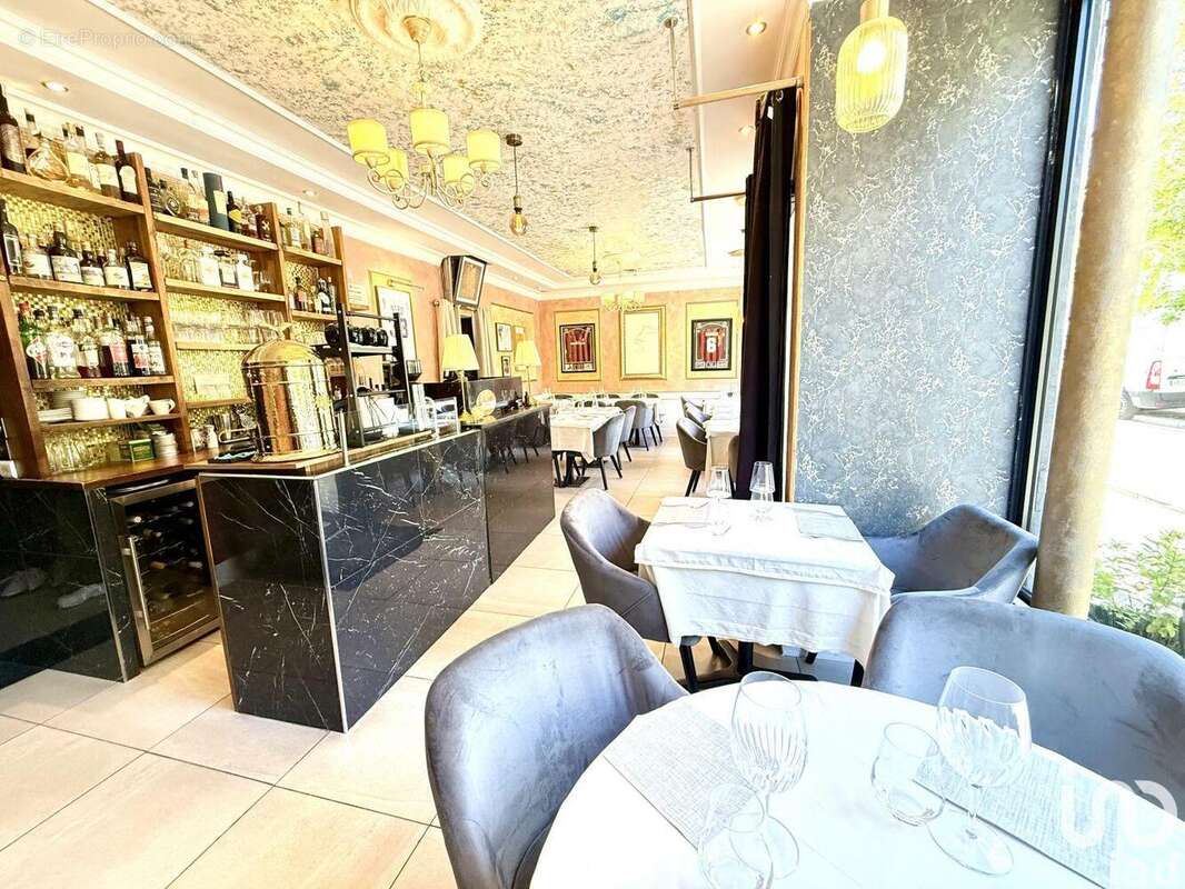 Photo 4 - Commerce à SURESNES