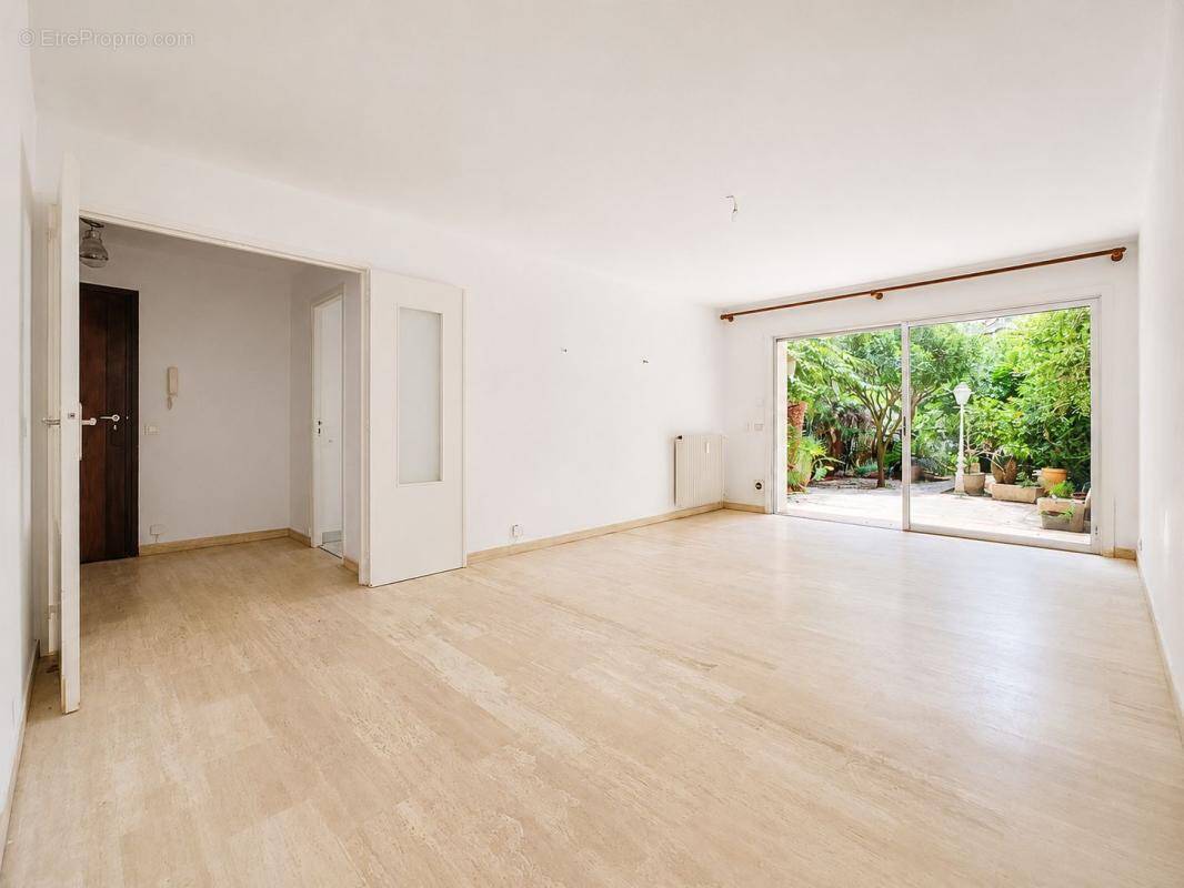 Appartement à LE CANNET