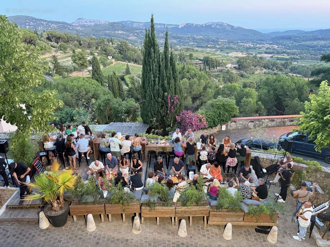 Commerce à LE CASTELLET