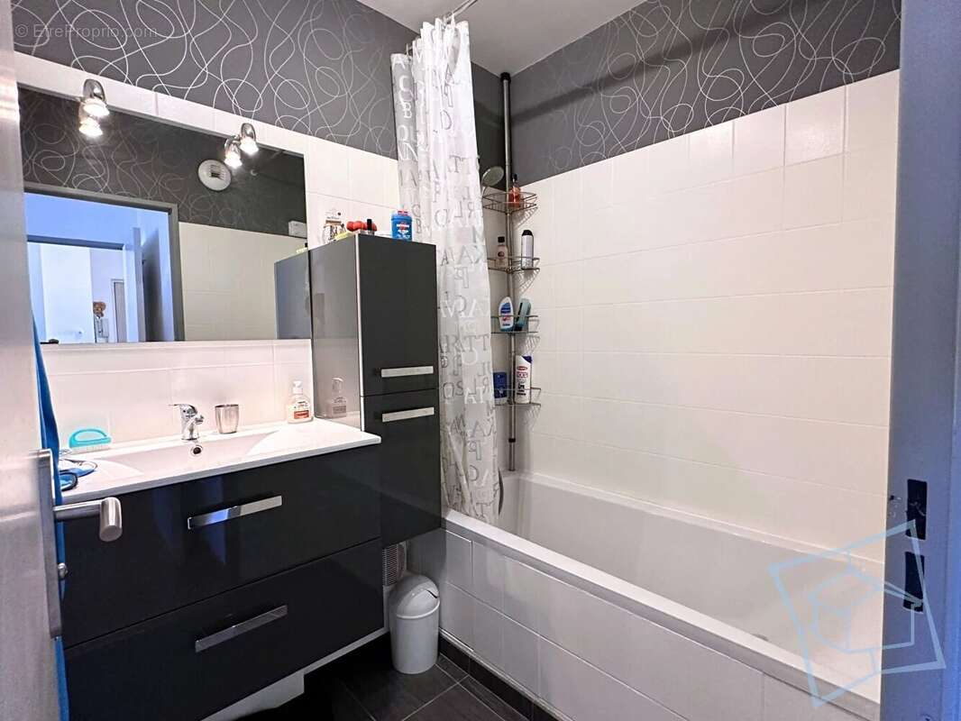 Appartement à VOISINS-LE-BRETONNEUX