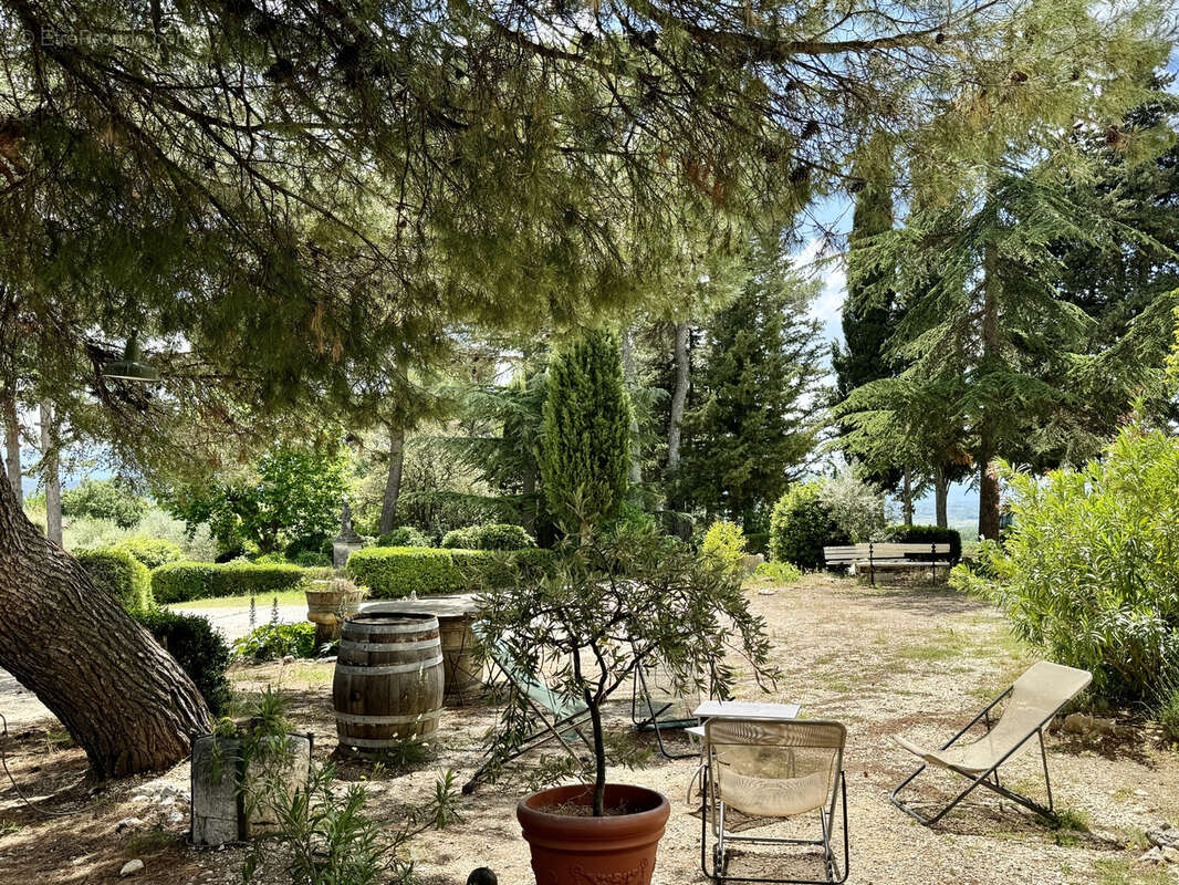 Maison à SAINT-SATURNIN-LES-APT