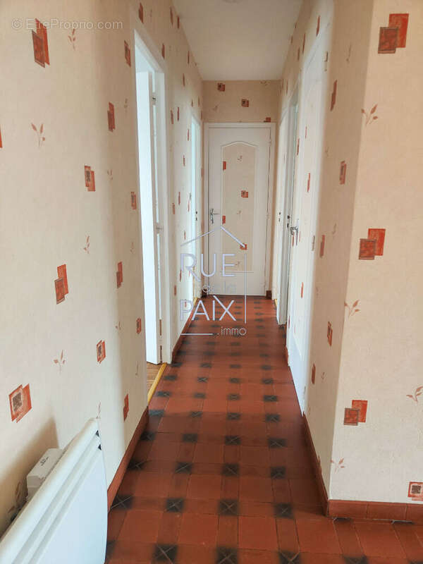 Maison à LENCLOITRE