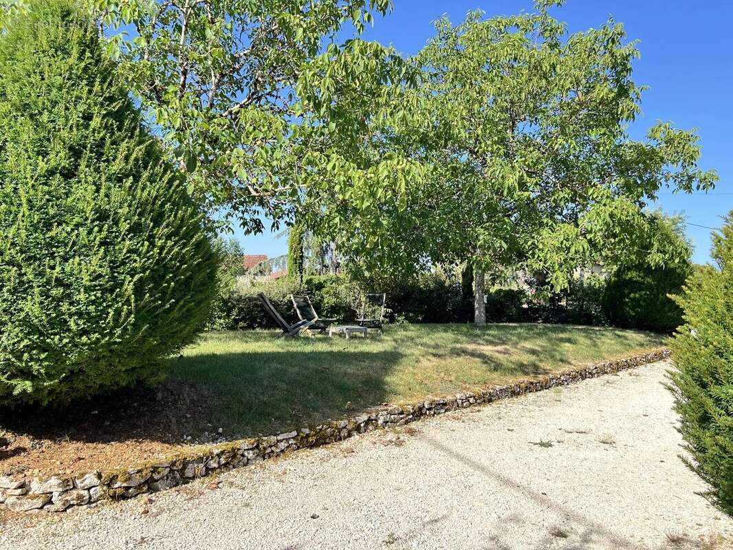 Charmante propriété avec piscine près de Saint-Cirq-Lapopie - photo 15
