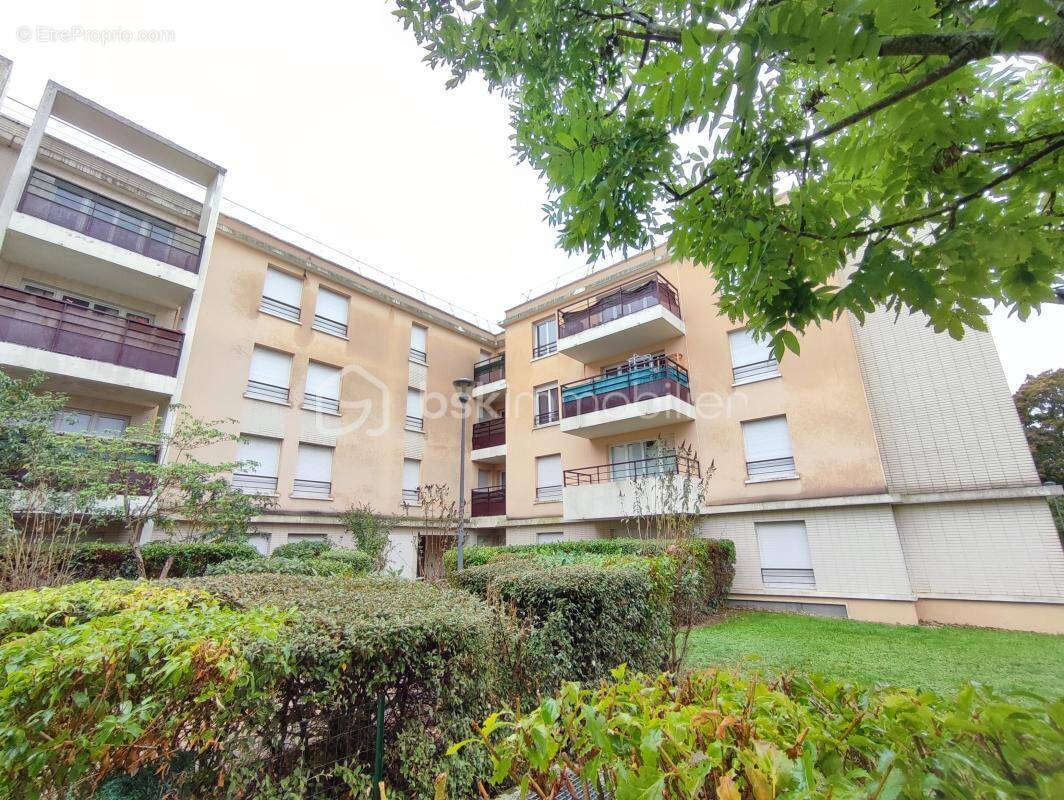 Appartement à VIGNEUX-SUR-SEINE