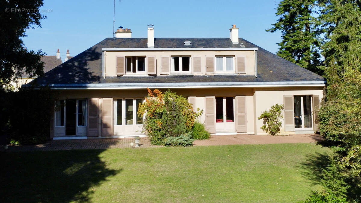 Maison à CERANS-FOULLETOURTE