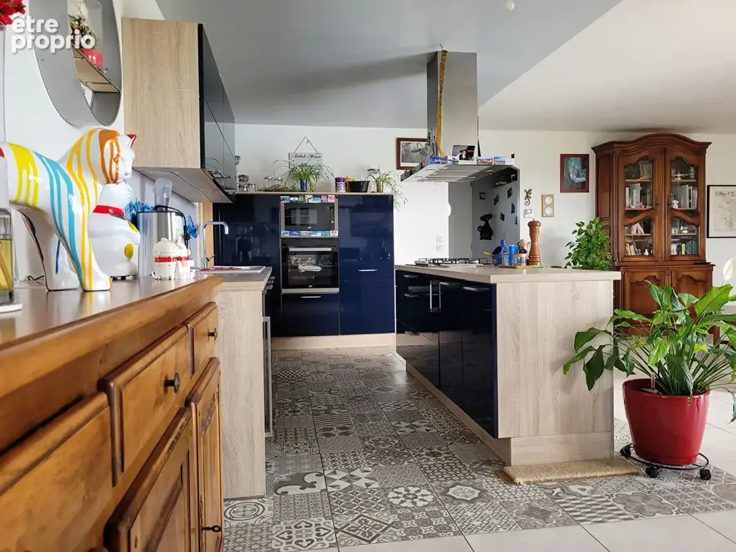 LANDRAIS 10 min de SURGERES - maison de 2018 plain pied de 130 m² de type 5 - garage - terrain - piscine - photo 3