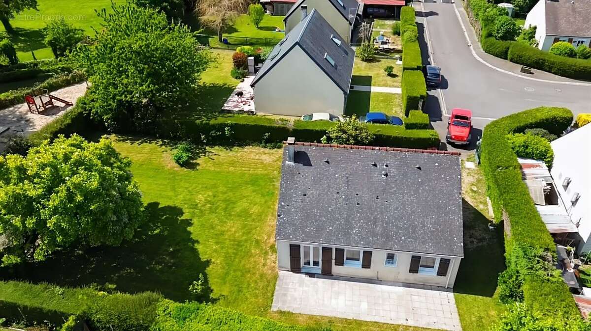 Maison à EQUEMAUVILLE