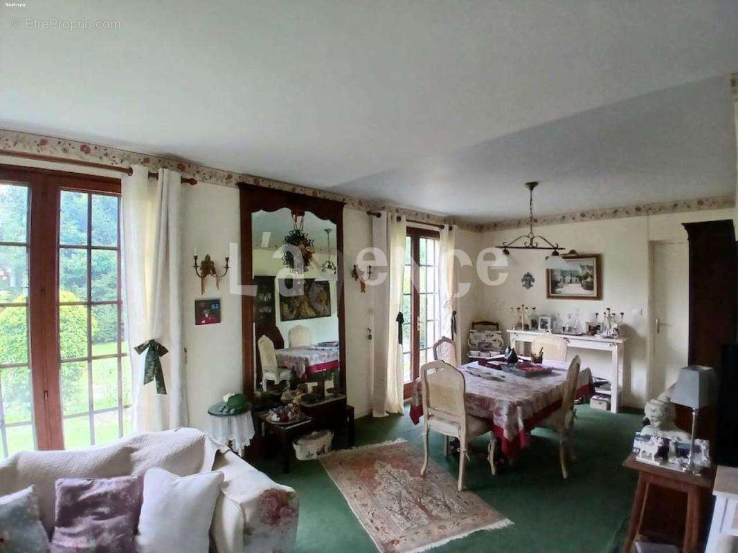 Maison à GRESSY