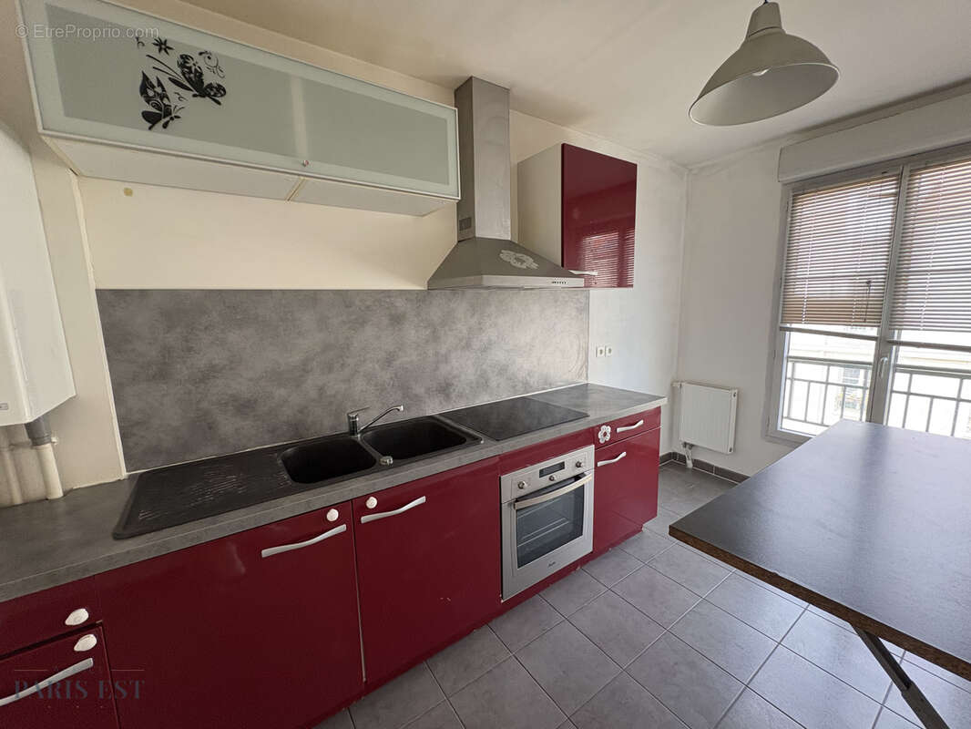 Appartement à VAUJOURS