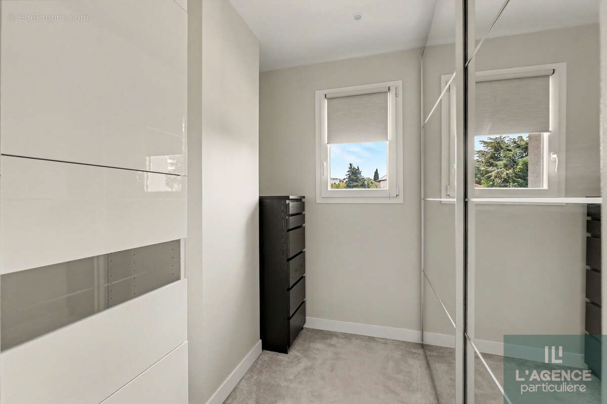 Belle maison devville de type T8 de 200 m2 avec sous-sol complet - photo 11