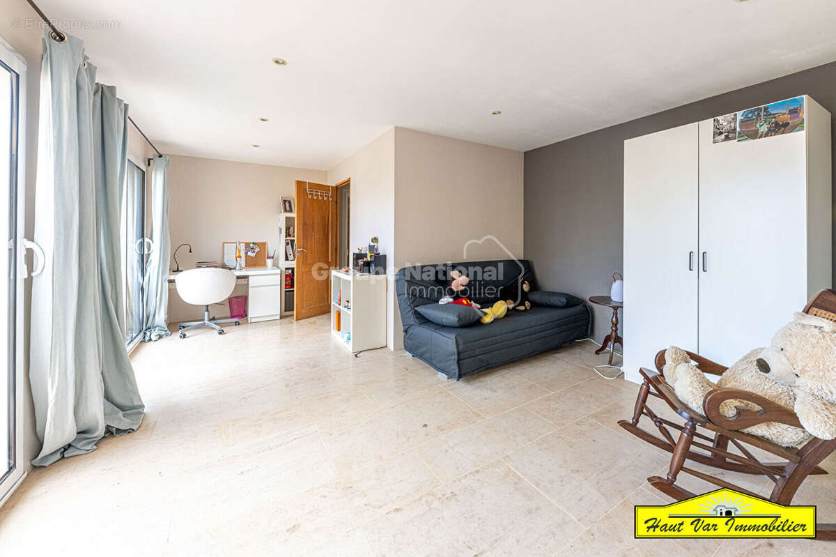 Maison à VINON-SUR-VERDON