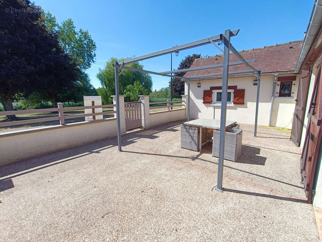 Maison à PRECY