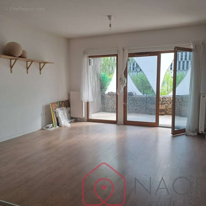 Appartement à L'ILE-SAINT-DENIS