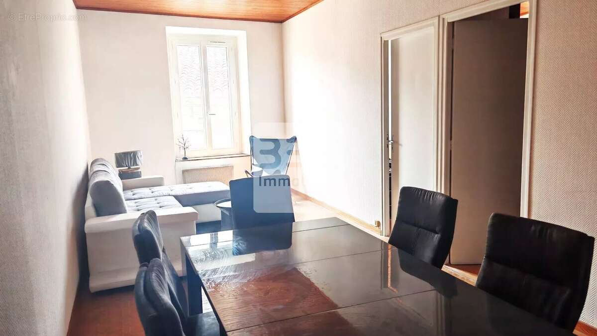 Appartement à BAGNOLS-SUR-CEZE