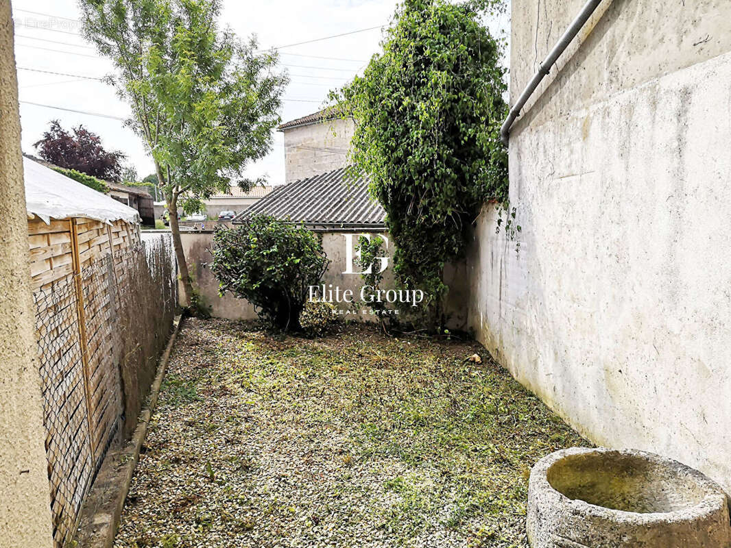 Appartement à GOND-PONTOUVRE