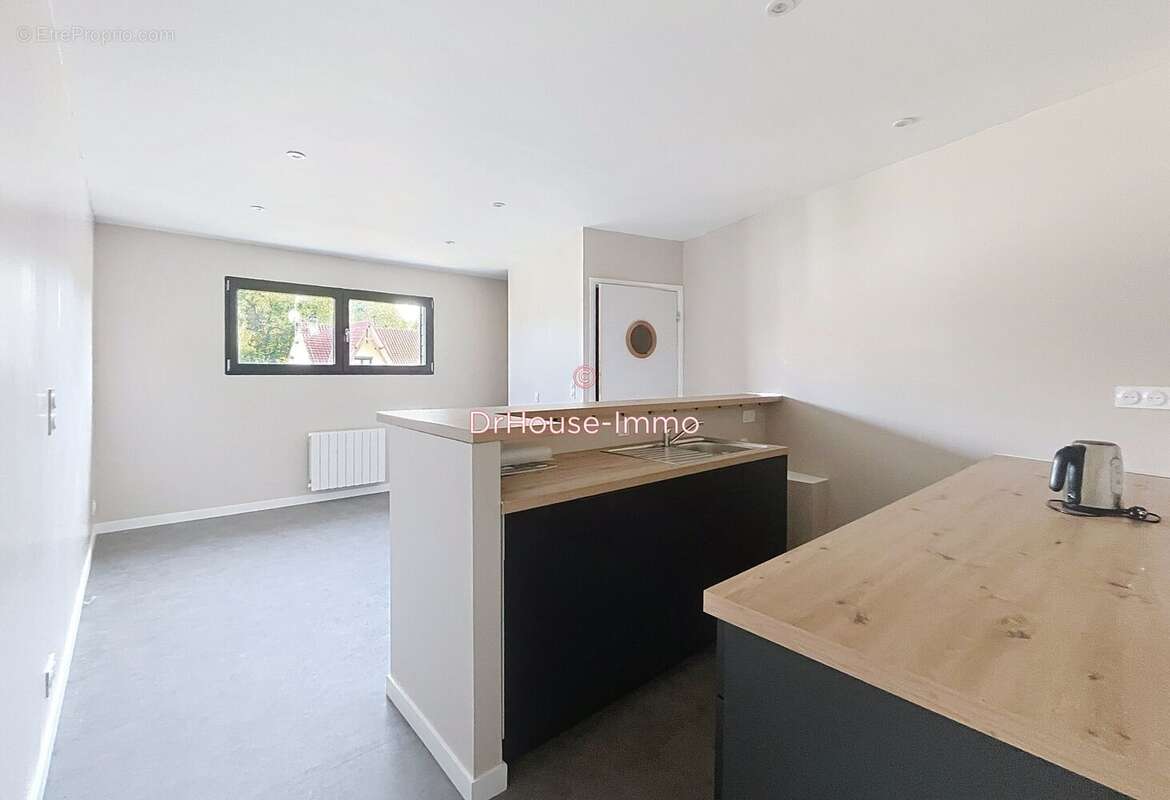 Maison à VERS-SUR-SELLES