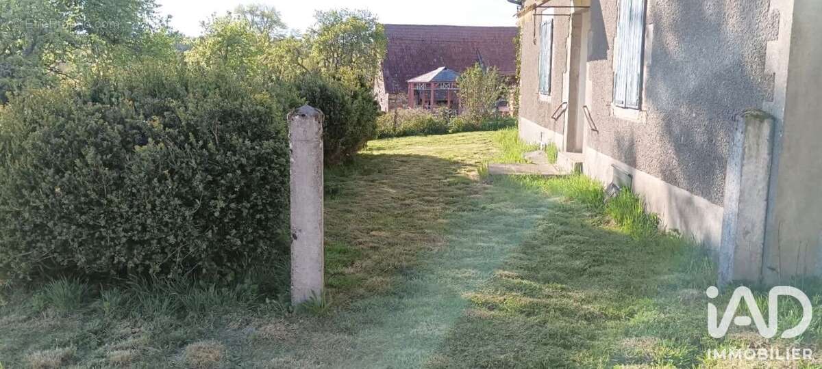 Maison 178 m² à Neuvic  - photo 6