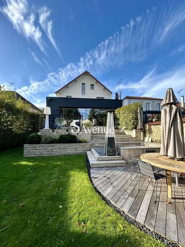 Maison à SAINT-MAUR-DES-FOSSES