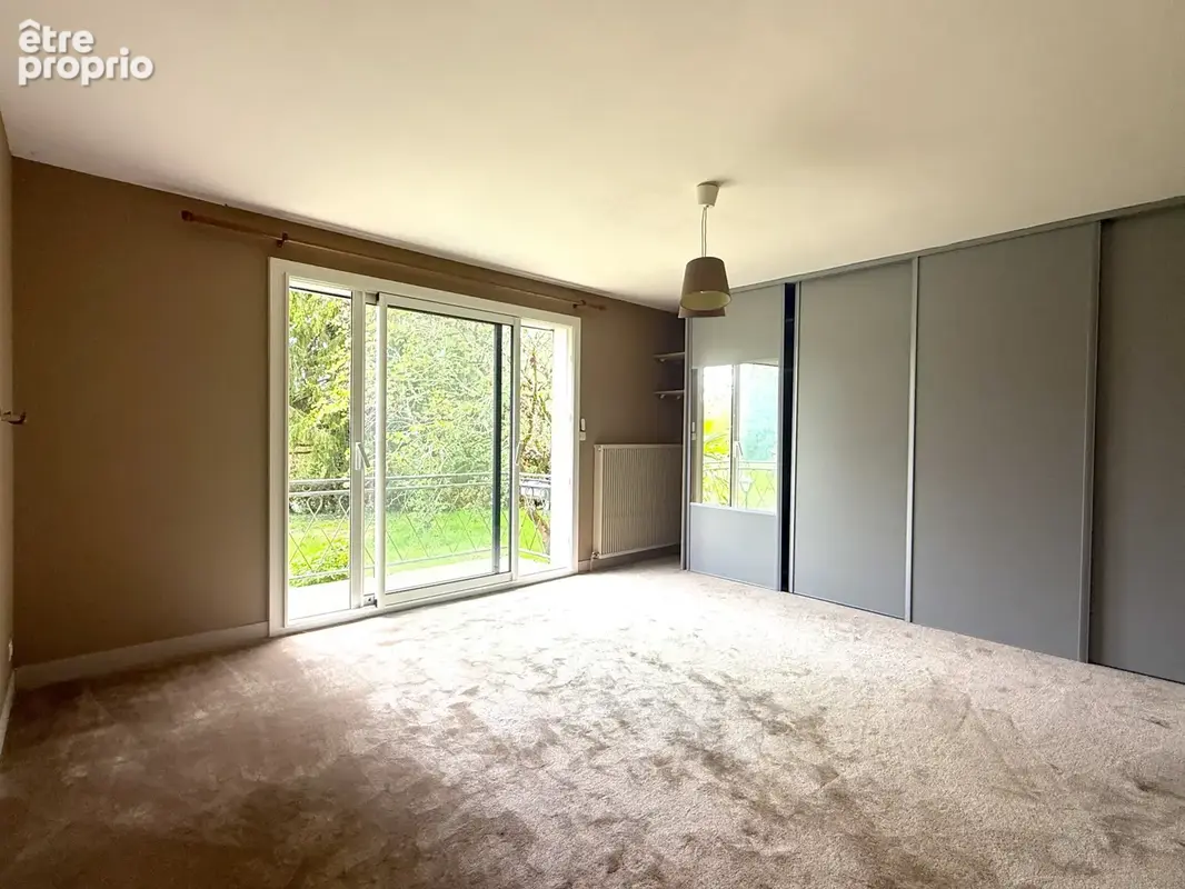 Maison familiale 156 m2 à Lusignan - photo 7