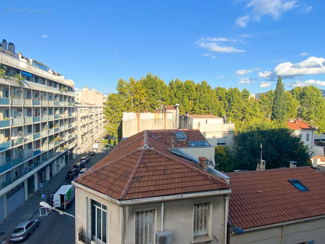 Appartement à MARSEILLE-5E