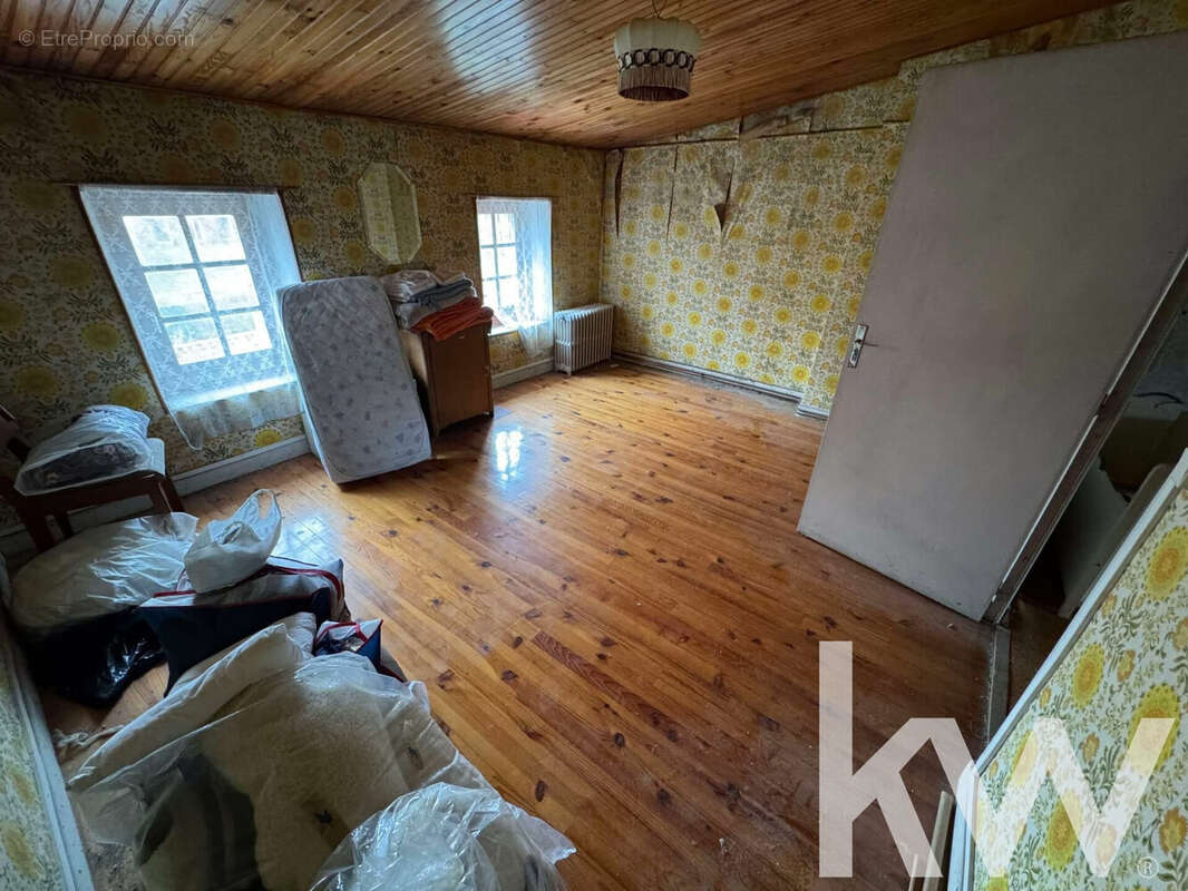 Maison 268 m² à Le Cendre  - photo 9