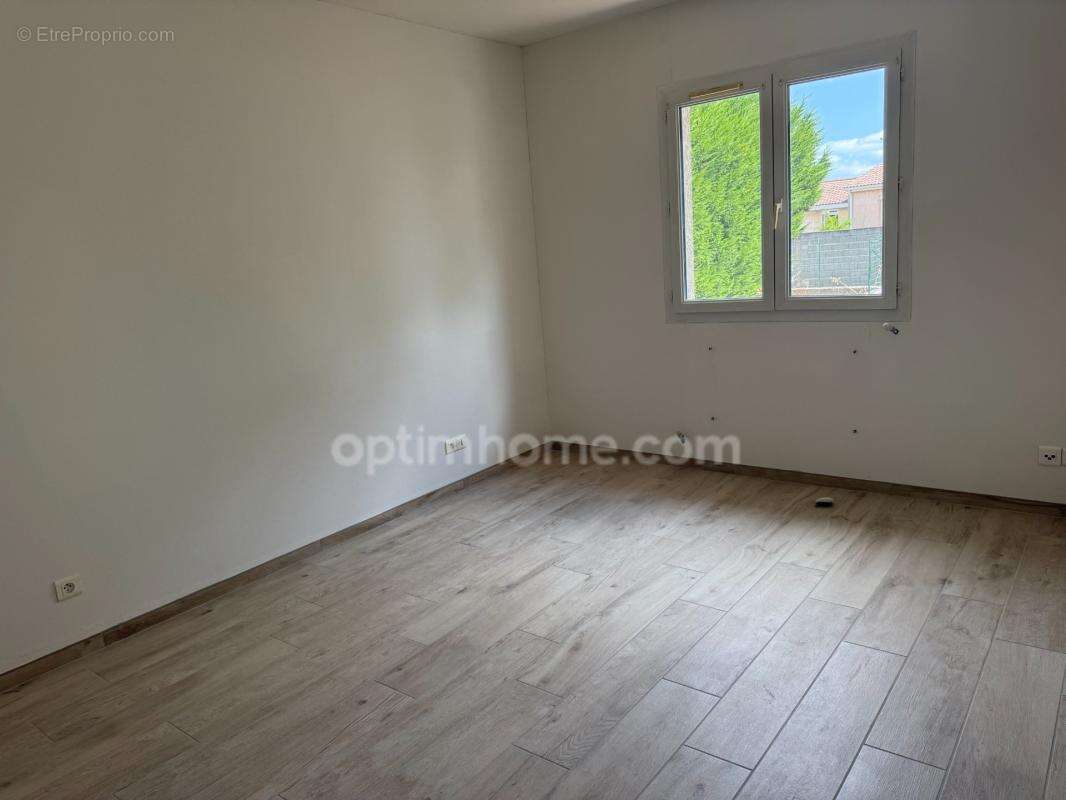 Maison 5 pièces terrain 1126 m² - photo 10