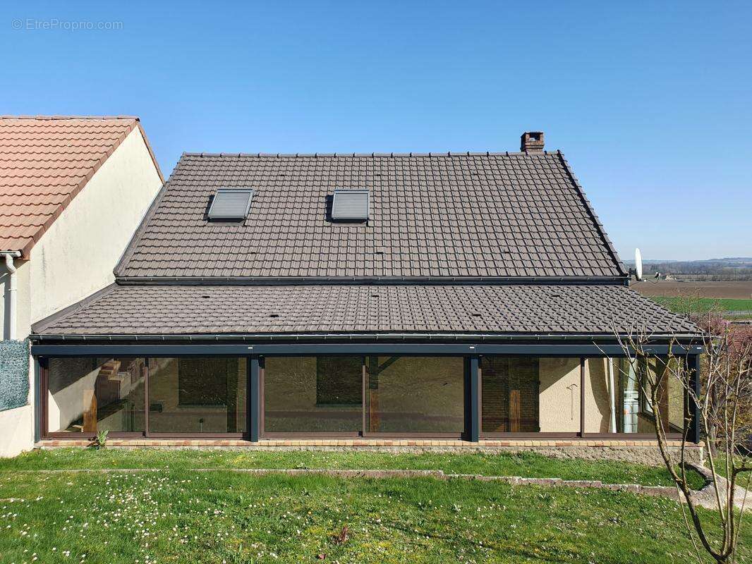 Maison à VILLEMANOCHE