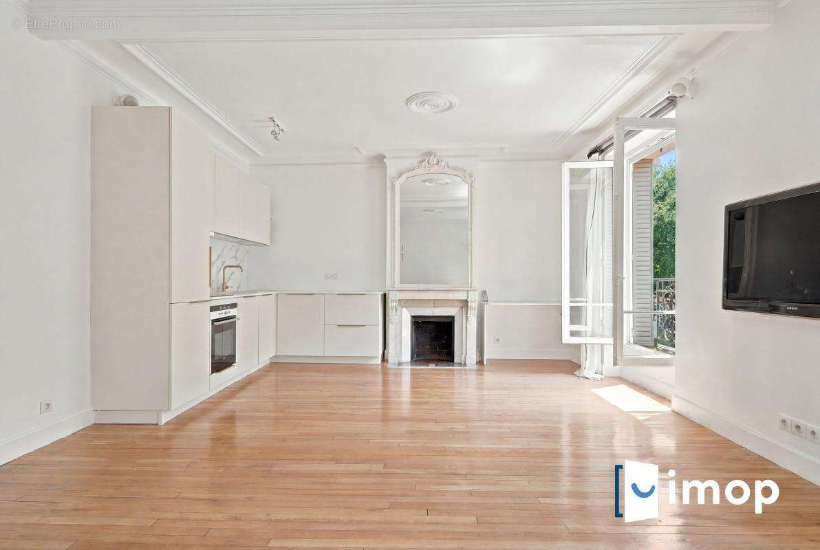 Appartement à PARIS-18E