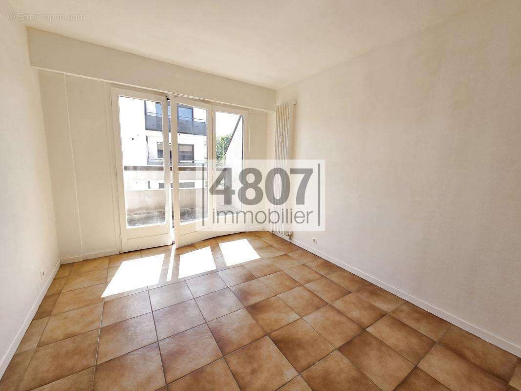 ANNEMASSE - T2 avec balcon et cave - photo 4