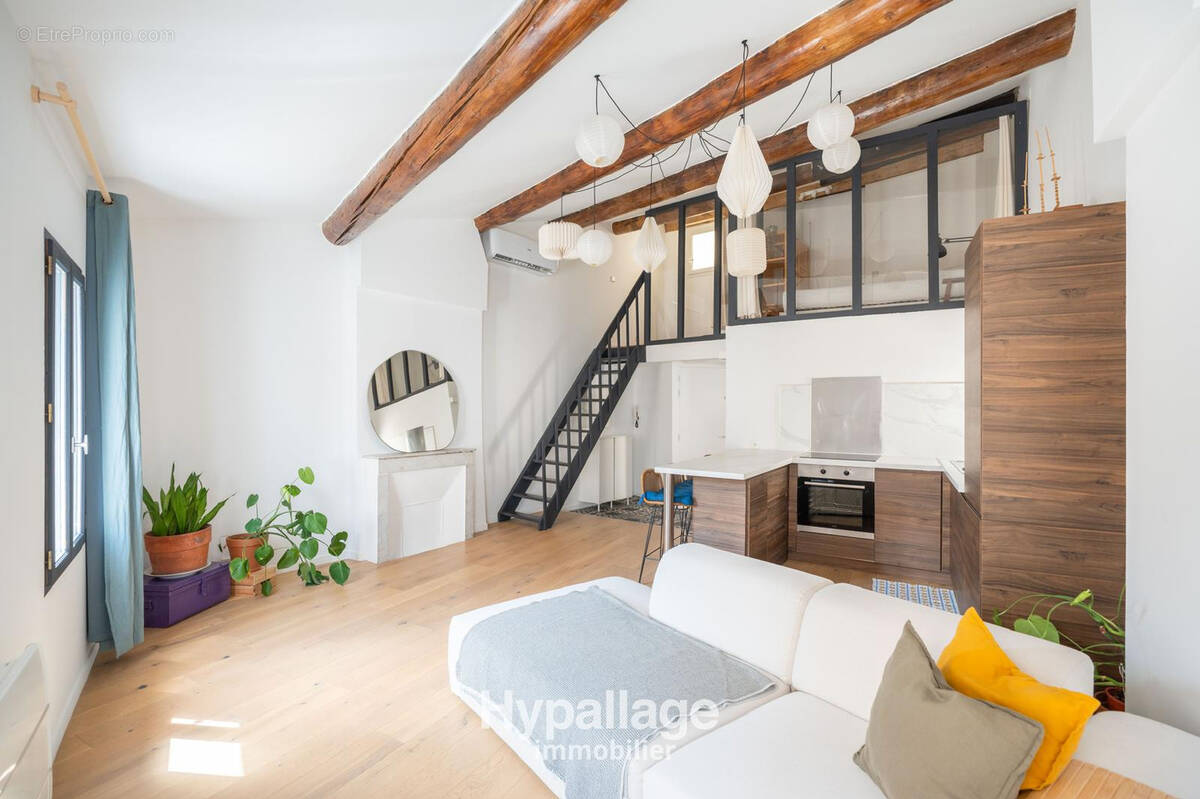 Appartement à MARSEILLE-1E