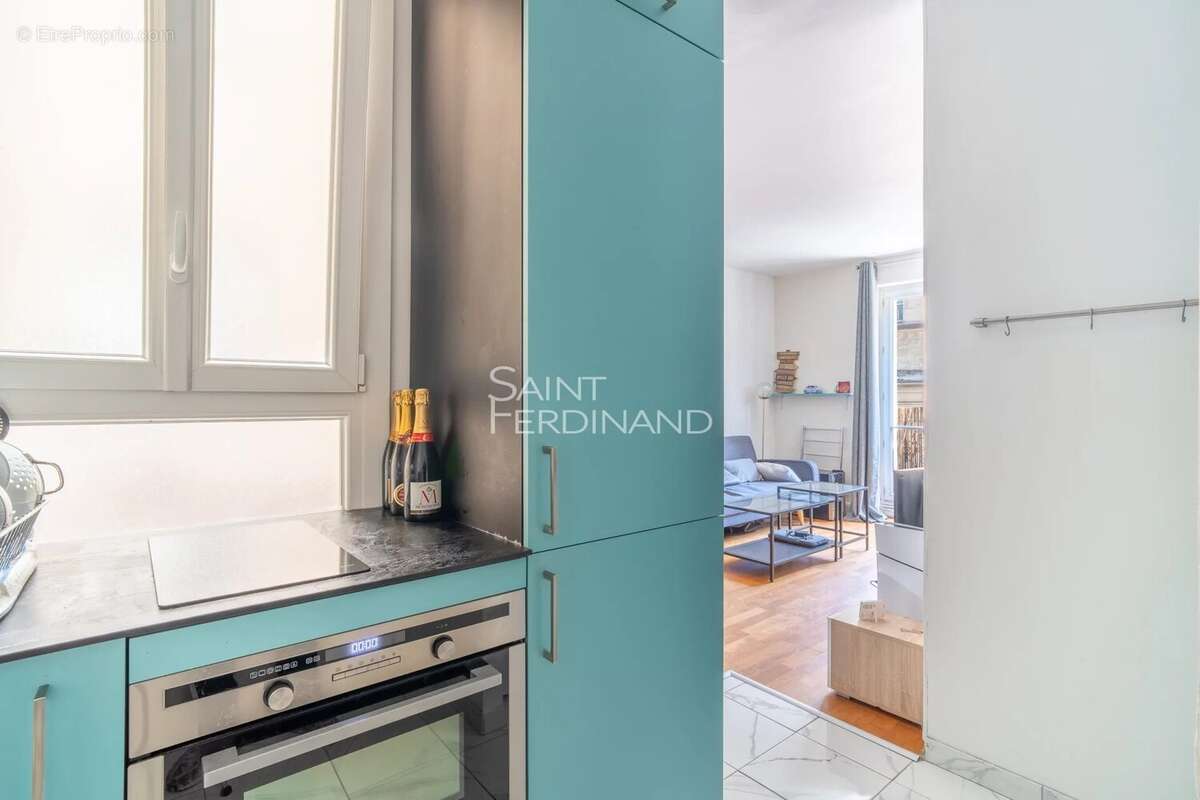 Appartement à PARIS-17E