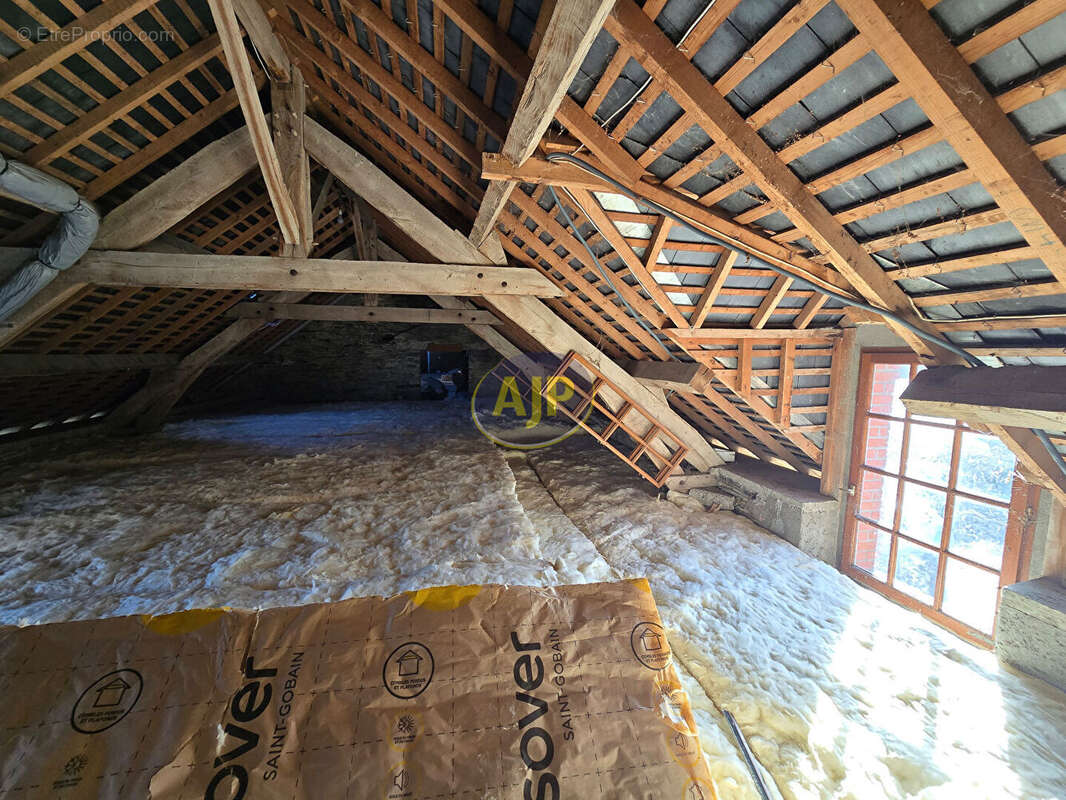 Maison à CONQUEREUIL