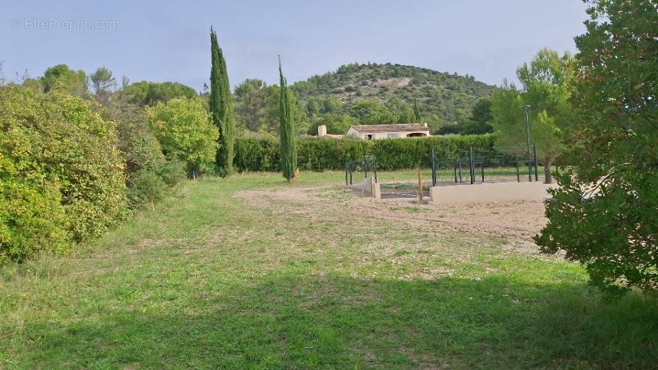 Terrain à MERINDOL