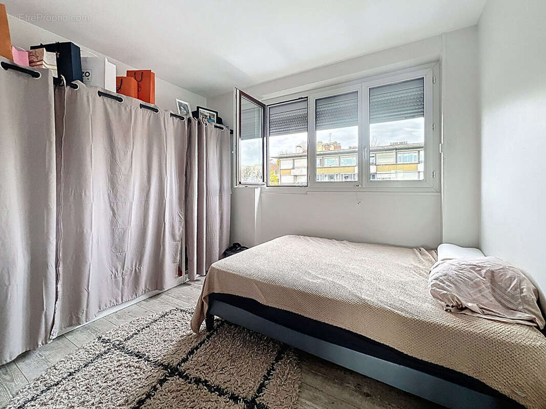 Appartement à SURESNES